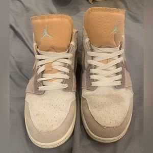 Men’s Nike tennis shoes size 10